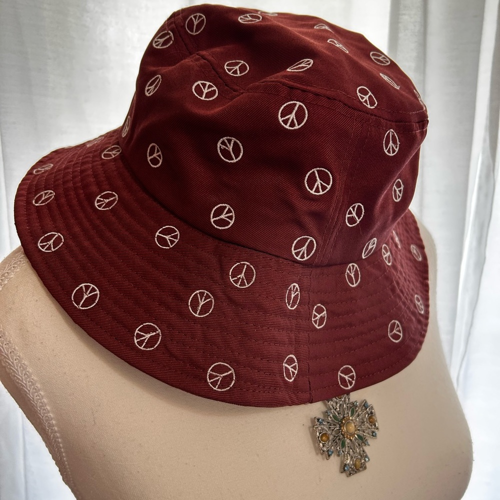 No Boundaries Maroon Bucket Hat with White Peace Signs